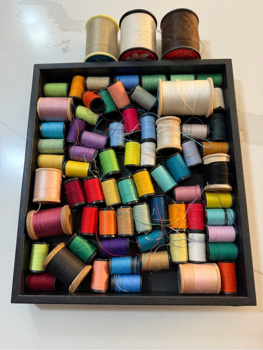 Colorful Sewing Thread Spool Bundle - Multicolor - Picture 2 of 6